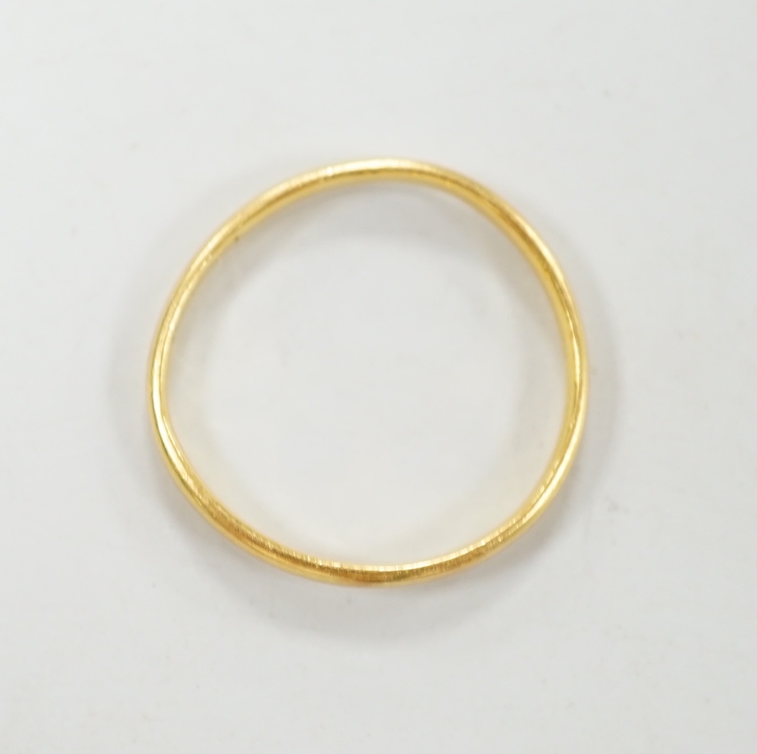 A small 22ct gold wedding band, size O, 1.8 grams.